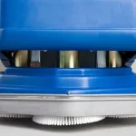 l'Autolaveuse Autoportée Fiorentini ICM 38 36V 190L avec ses moteurs puissants, sa pente maximale de 12% et son caractère bruyant de 83dB(A).