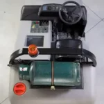 Autolaveuse Autoportée Fiorentini pour les grandes surfaces, Machine de nettoyage de sols commerciaux sur fond blanc