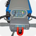 Autolaveuse Autotractée Fiorentini GIAMPY : machine de nettoyage de sols bleue et grise, jusqu'à 2000 mq/h de rendement, autonomie de 4 h.