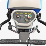 Autolaveuse Autotractée Fiorentini I 20 B. Rendement jusqu'à 1800 mq/h, autonomie de 3h, capacité réservoir solution de 30L, vitesse d'avancement de 0-4km/h, puissance du moteur de 400W, largeur de la brosse de 500 mm, largeur de la raclette de 710 mm, dimensions de 80 x 67 x 94 cm, poids de 112kg.