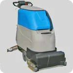 Nettoyeur de sols bleu et gris, Autolaveuse Autotractée Fiorentini GIAMPY : 2000 mq/h de rendement, autonomie de 4 h, capacité réservoir solution de 50 L.