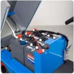 Autolaveuse Autoportée Fiorentini UNICA BAT COMPLET 36V 225L - solvant à roues bleues et grises, pression sur les brosses 65 kg, rendement jusqu'à 5100 m2/h