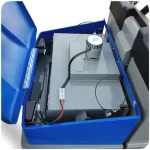 Fiorentini Balayeuse Autoportée S 32 Diesel 200L, La balayeuse autoportée S 32 Diesel 200L de Fiorentini offre une performance exceptionnelle avec une capacité de bac de vidange de 200L et une largeur de travail de 135 cm. Idéale pour les surfaces jusqu'à 7100 mq/h.