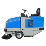 Découvrez la balayeuse autoportée S 34 Diesel 230L de Fiorentini avec une capacité de 230L et une vitesse d'avancement de 0-7 km/h. Parfaite pour une surface jusqu'à 11750 mq/h.
