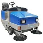 Fiorentini Balayeuse Autoportée S 38 Diesel 350L, Fiorentini vous propose la balayeuse autoportée S 38 Diesel 350L. Avec une pente maximale de 15% et un rayon de braquage de 319,5 cm, elle est adaptée à tous les terrains. Moteur Kubota et capacité de bac de vidange de 350L.