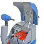 Découvrez notre autoportée MINI SWEEPER 24V 33L de Fiorentini avec une vitesse d'avancement de 0-6 km/h et une capacité de bac de vidange de 33L. Des performances exceptionnelles pour une propreté impeccable.