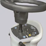 Une machine de nettoyage de sol bleue et grise avec des roues. Autolaveuse Autoportée Fiorentini ECOSMART 65 48V 110L. Rendement jusqu'à 4000 mq/h, autonomie de 4 h, capacité réservoir solution de 110L, vitesse d'avancement de 0-6km/h.