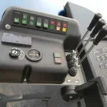 Fiorentini Balayeuse Autoportée S 38 Diesel 350L, Optez pour la balayeuse autoportée S 38 Diesel 350L de Fiorentini. Avec une largeur de travail totale de 154cm et une brosse centrale de Ø 32 x 100 cm, elle garantit un nettoyage efficace. Moteur Kubota et capacité de bac de vidange de 350L.