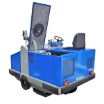 Fiorentini Balayeuse Autoportée S 48 Diesel 450L, Fiorentini vous présente la balayeuse autoportée S 48 Diesel 450L, dotée d'un moteur Kubota et d'une capacité de bac de vidange de 450L. Avec une largeur de travail totale de 160 cm, elle vous garantit un nettoyage rapide et efficace.