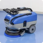 Performances exceptionnelles avec l'Autolaveuse Autotractée Fiorentini ECOMINI 430 modèle électrique 220V, modèle batterie 24V pour un nettoyage en toute efficacité
