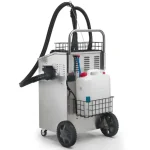Contrôlez visuellement la pression avec le manomètre et profitez du réservoir de récupération de saletés de 6 litres sur Capitani VAPOR 9000A.